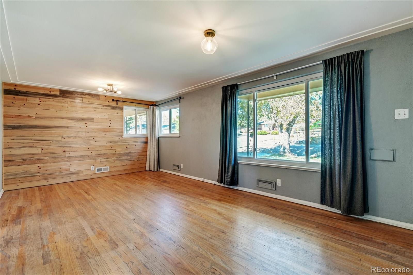 5570 Holland Drive Arvada CO 80002