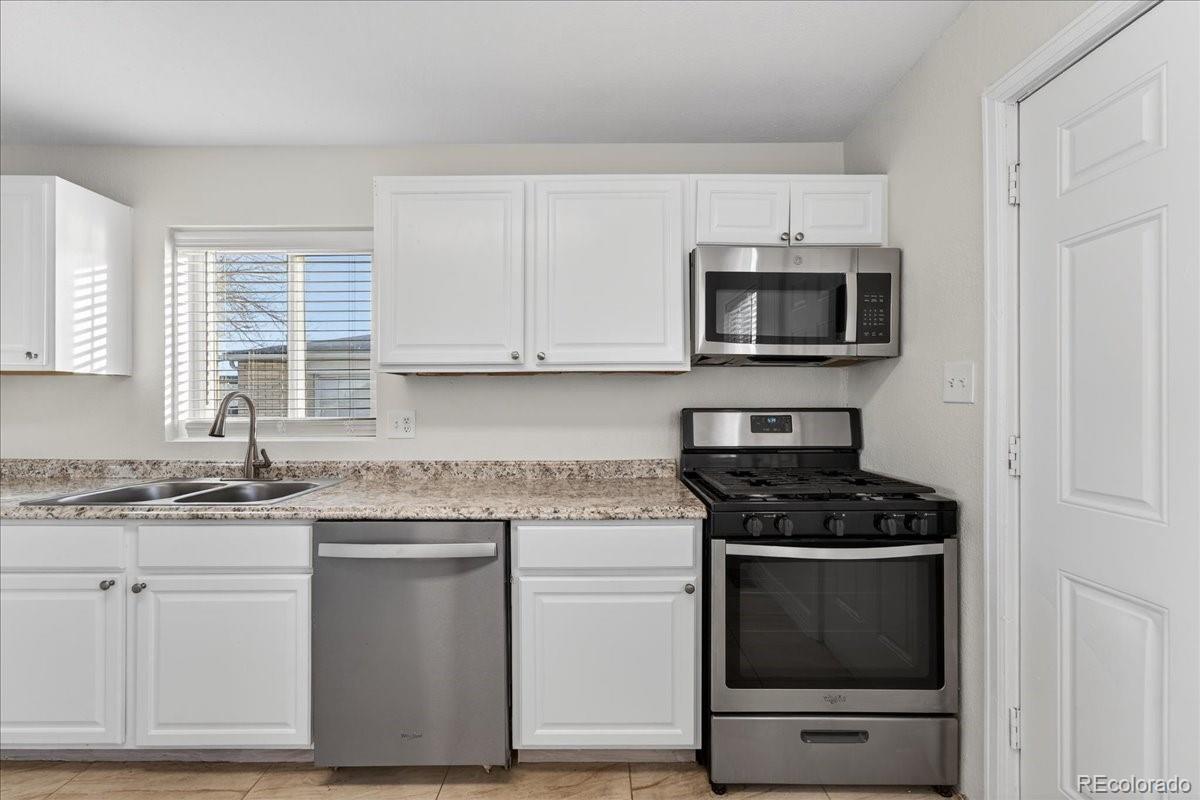 69 Del Mar Circle Aurora CO 80011
