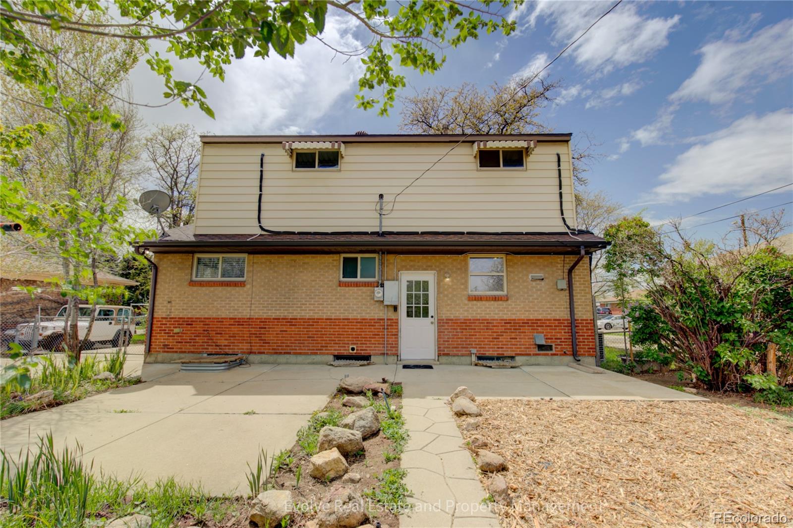6900 Larsh Drive Denver CO 80221