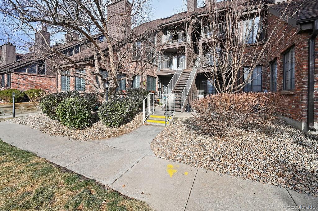 844 S Vance Street Lakewood CO 80226