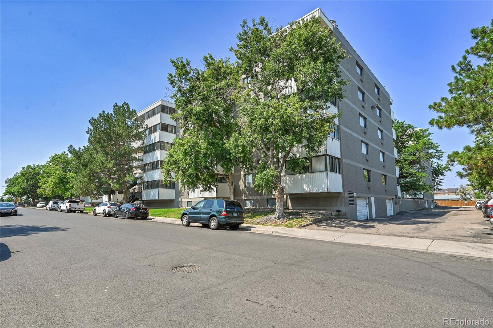 1011 S Ironton Street Aurora CO 80012