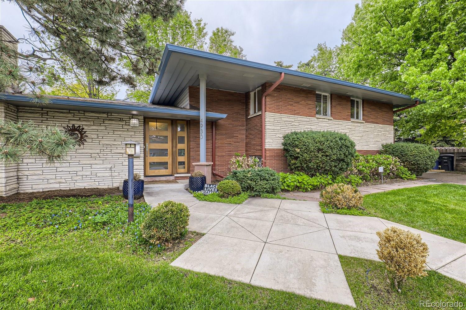 Denver CO, 4930 E 1st Avenue