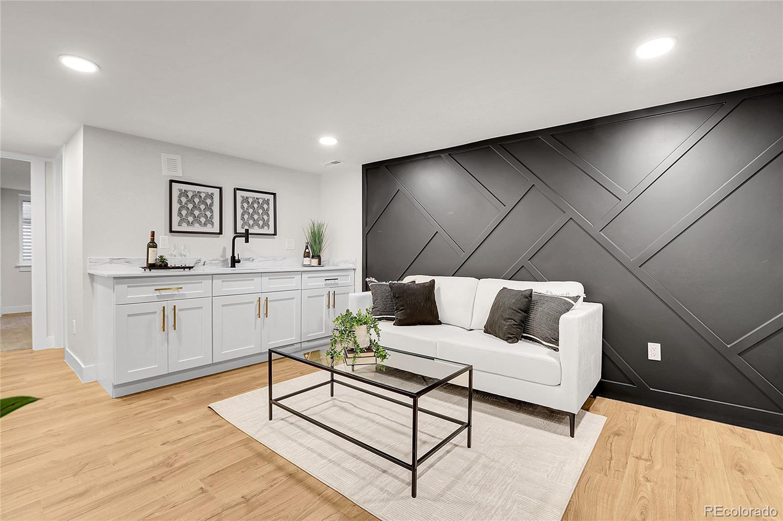 2827 Bellaire Street Denver CO 80207