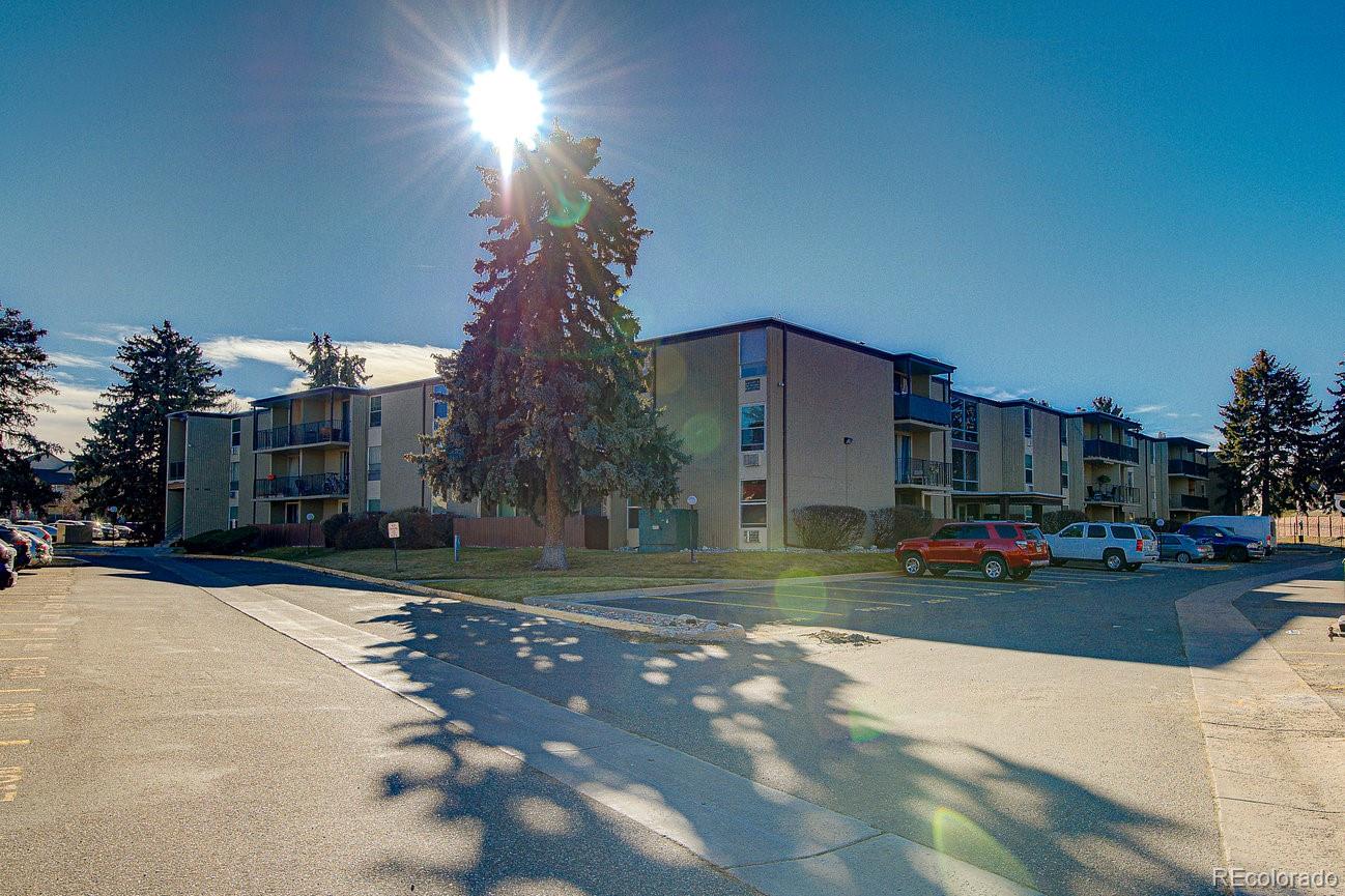 2231 S Vaughn Way Aurora CO 80014