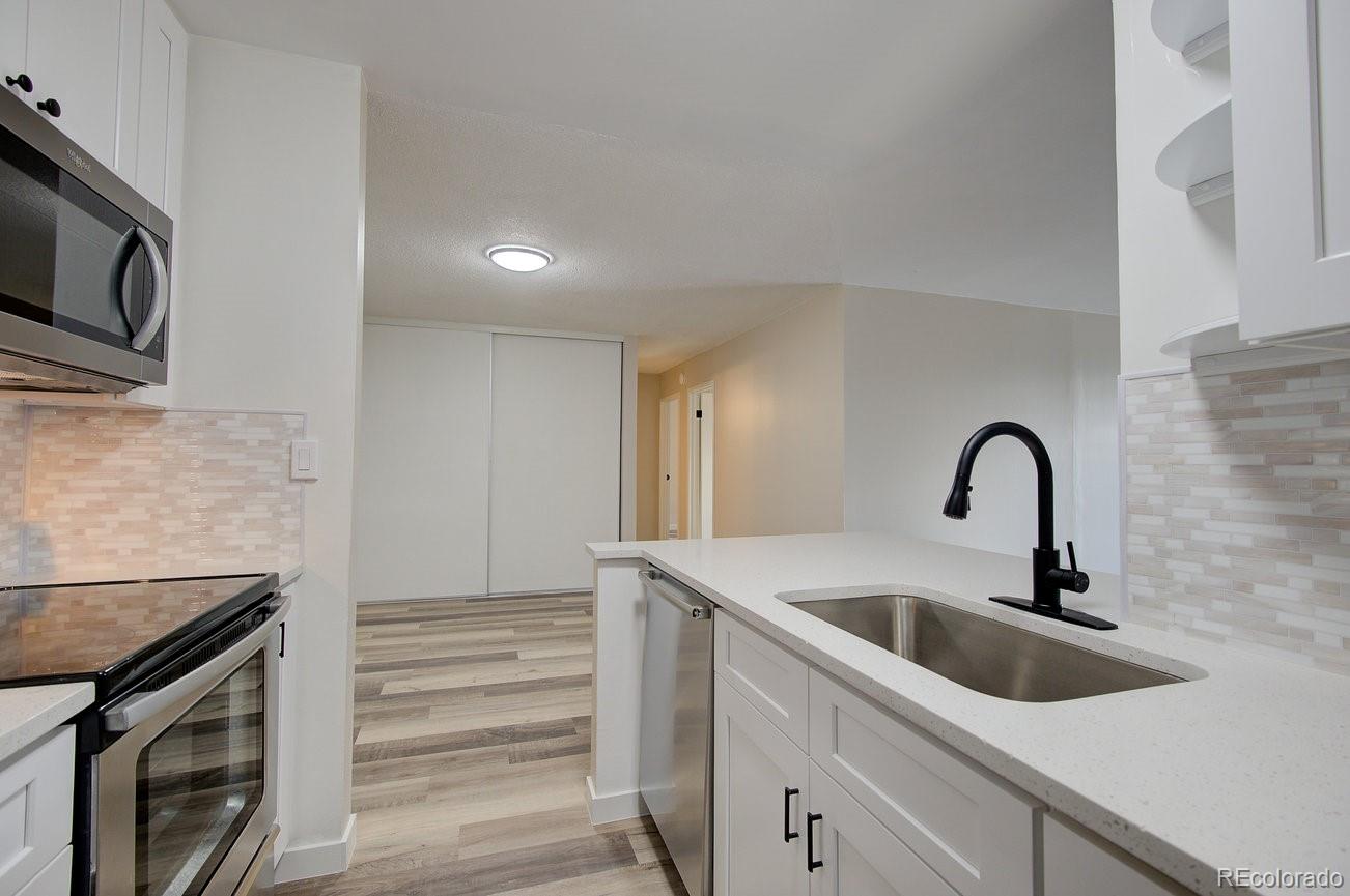 2231 S Vaughn Way Aurora CO 80014