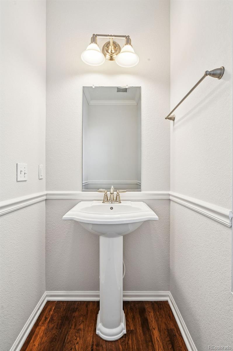 8002 E 49th Place Denver CO 80238