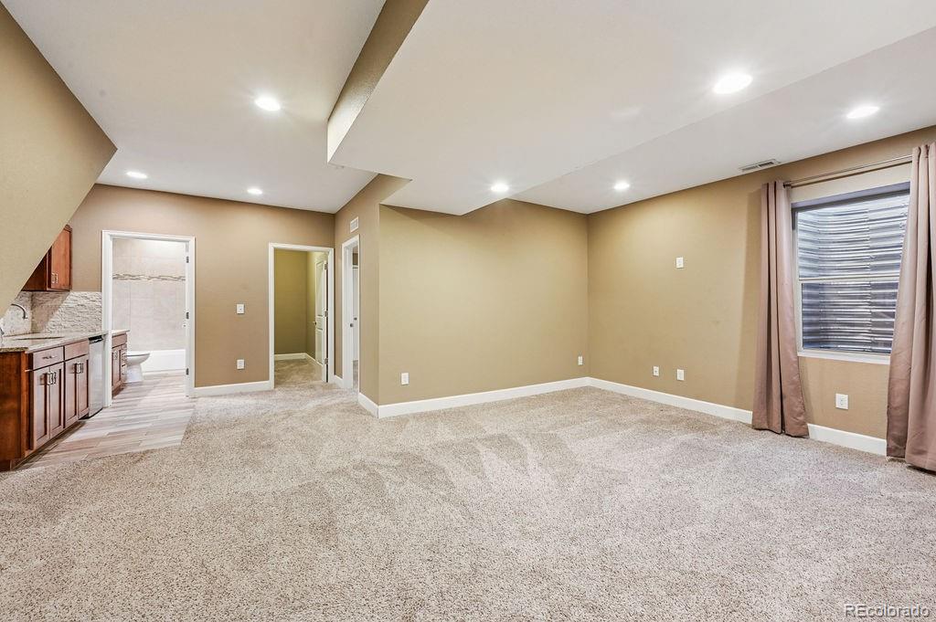 8002 E 49th Place Denver CO 80238