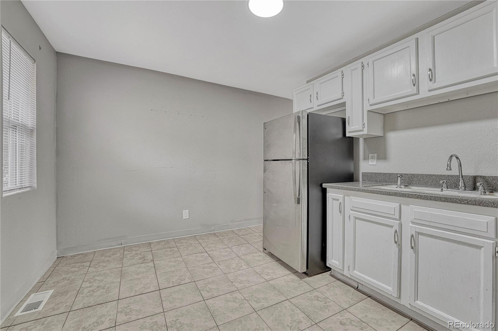 1158 S Navajo Street Denver CO 80223