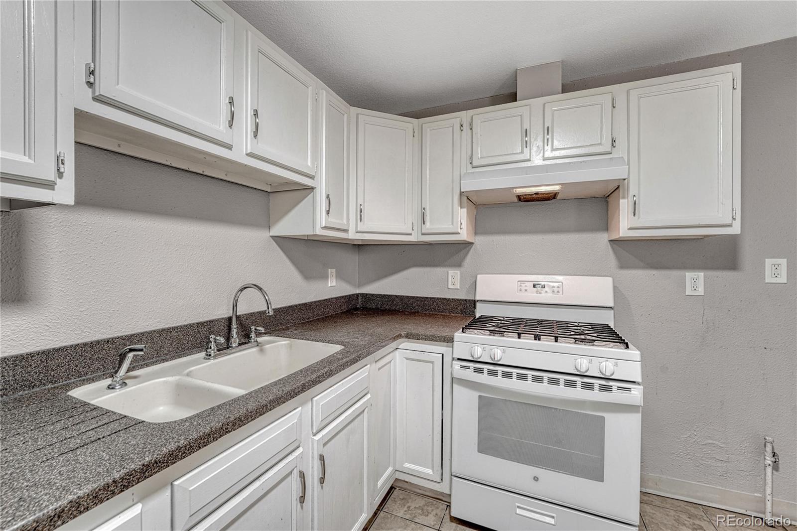 1158 S Navajo Street Denver CO 80223