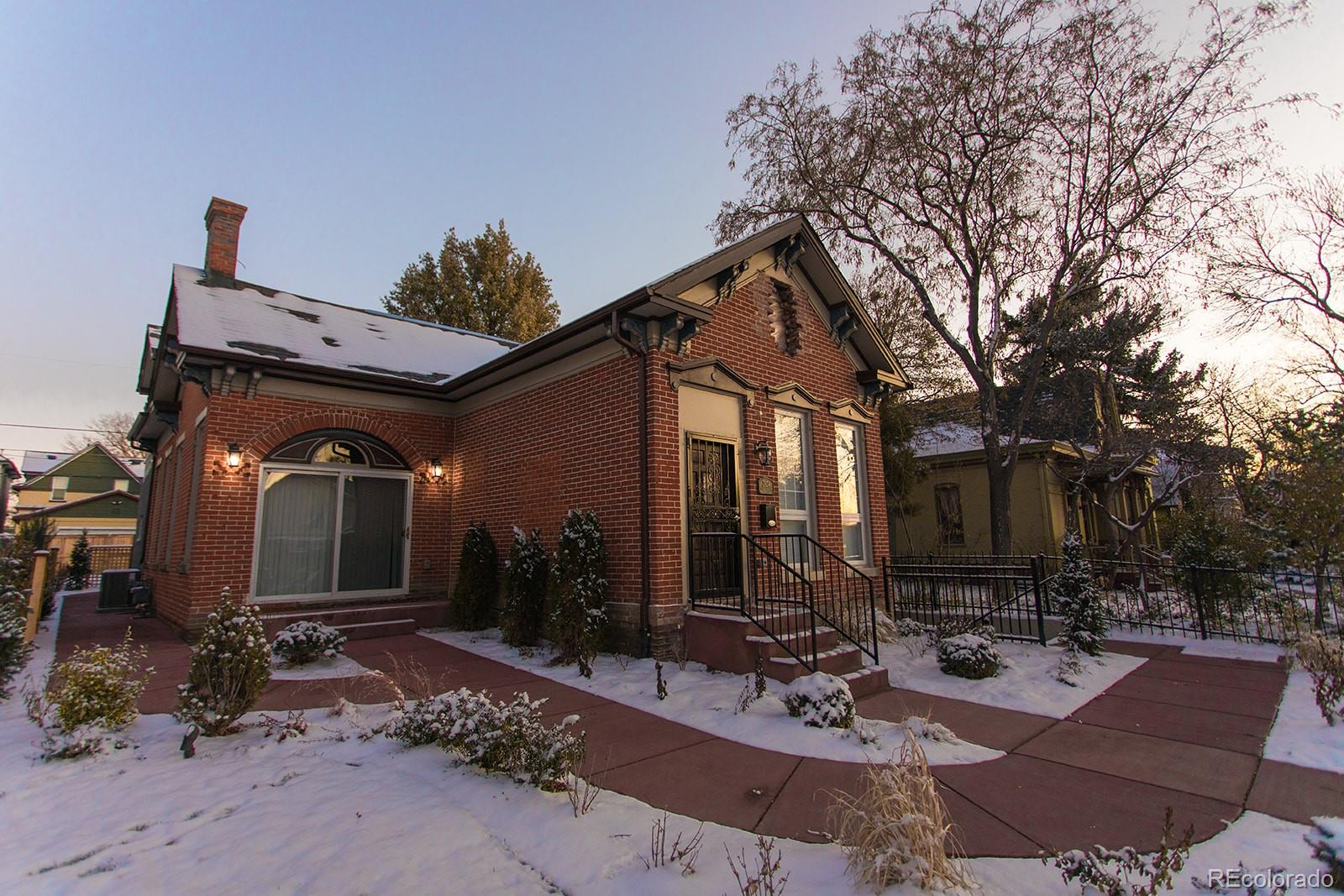 2834 Curtis Street Denver CO 80205