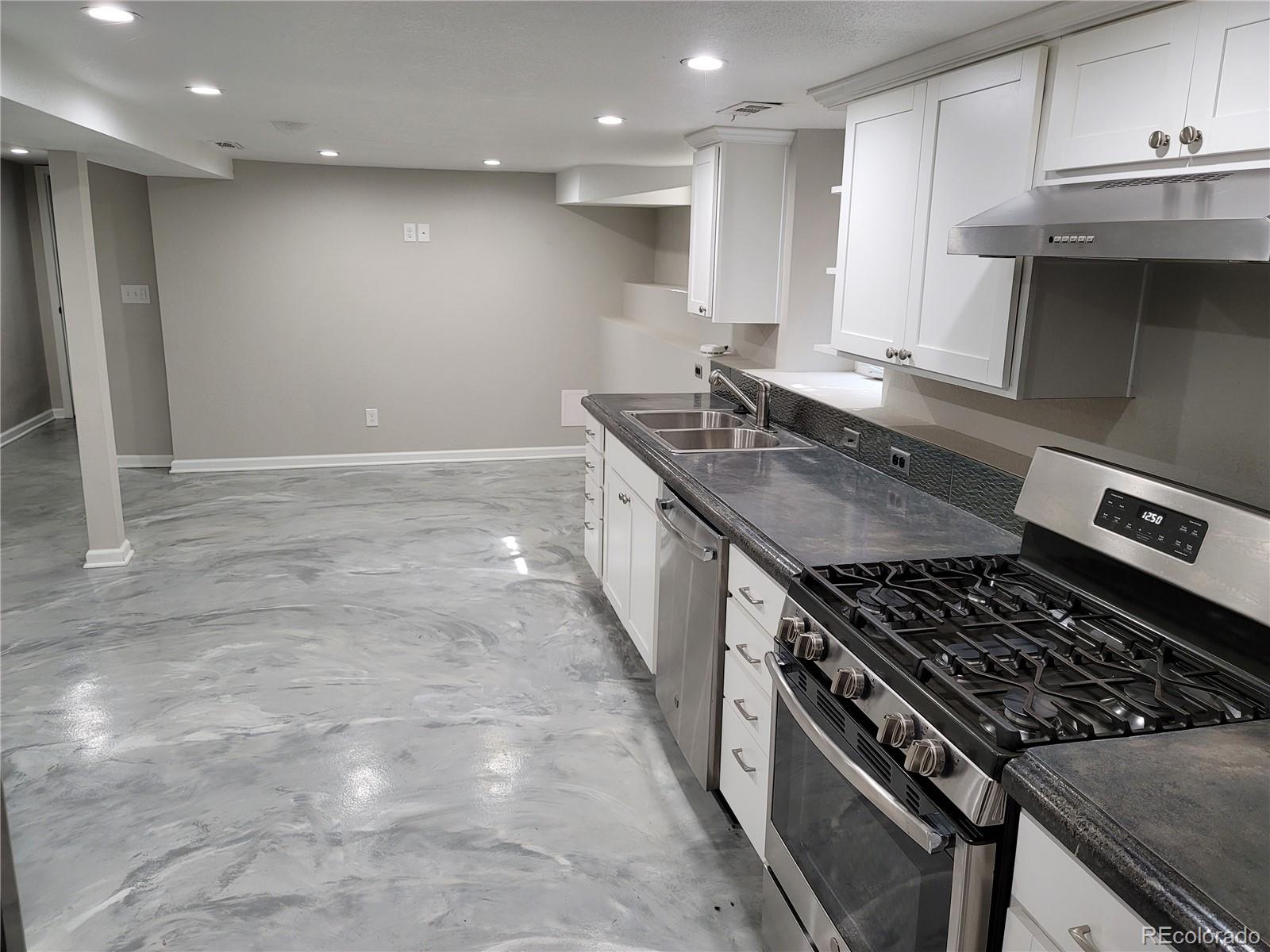 2834 Curtis Street Denver CO 80205