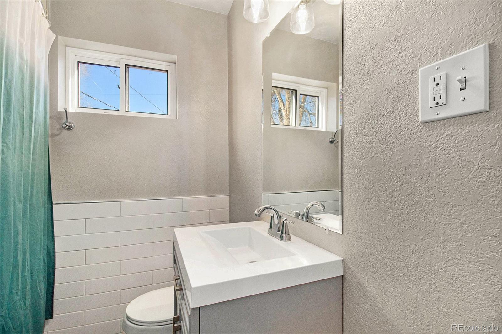 1140 Roslyn Street Denver CO 80220