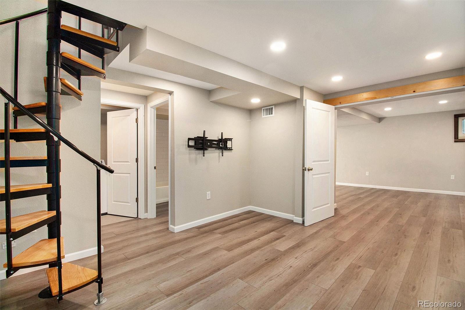 1140 Roslyn Street Denver CO 80220