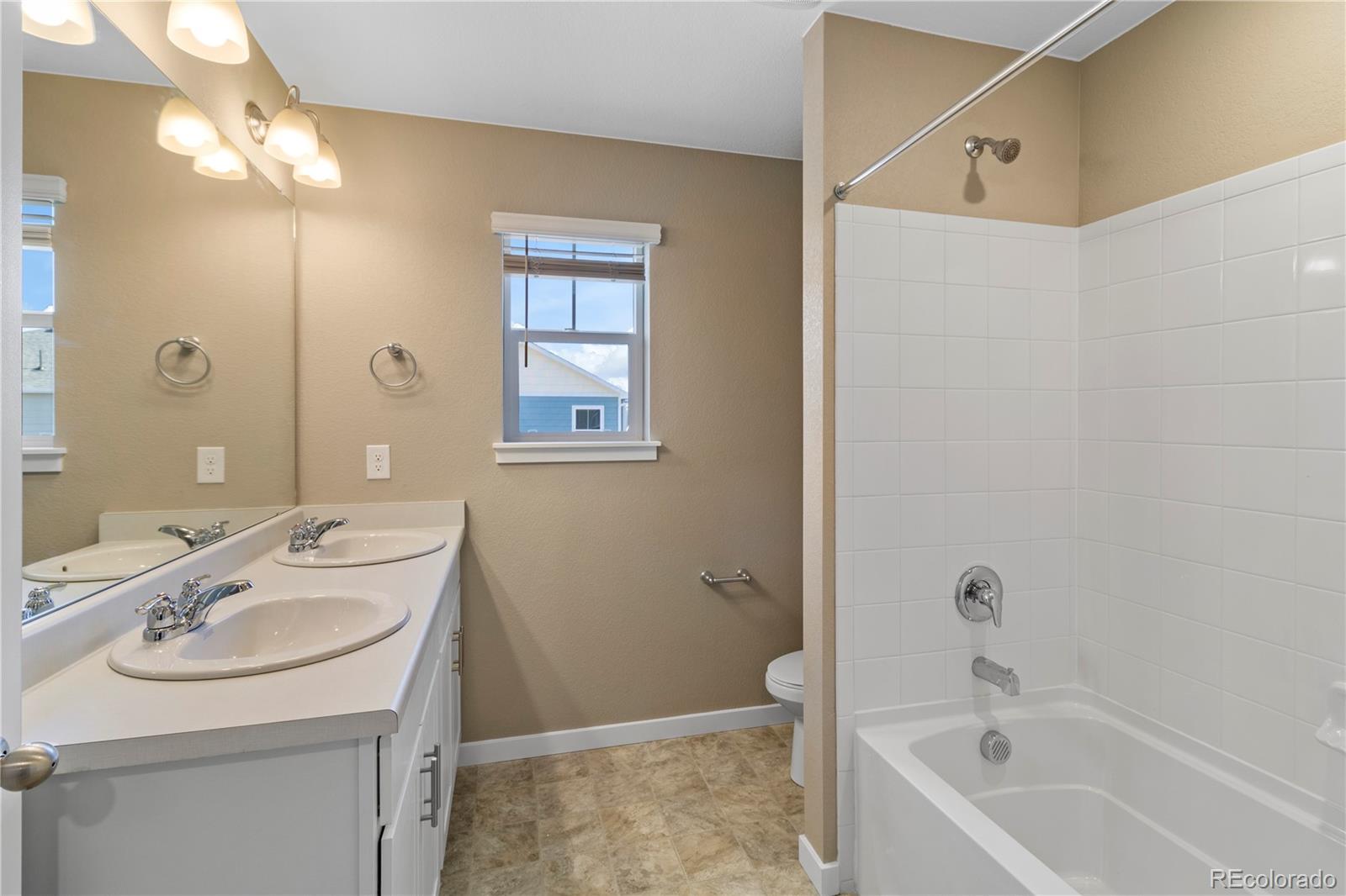827 N Quatar Street Aurora CO 80018