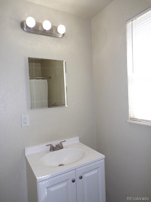 1129 Dallas Street Aurora CO 80010