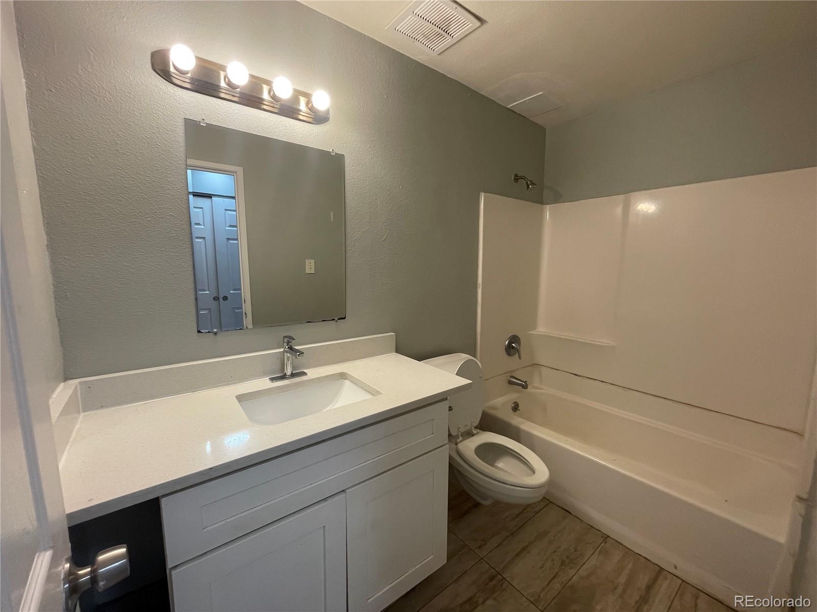 1590 Clinton Aurora CO 80010