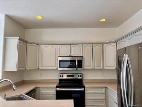 3995 S Dillon Way Aurora CO 80014