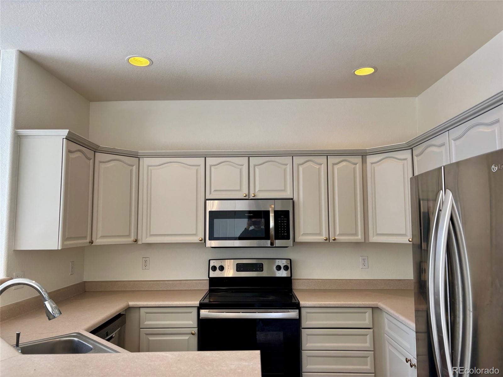 3995 S Dillon Way Aurora CO 80014