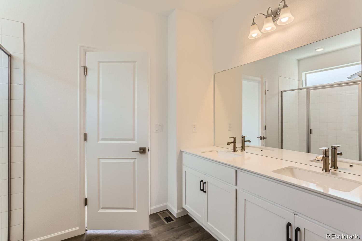 170 S Vandriver Way Aurora CO 80018