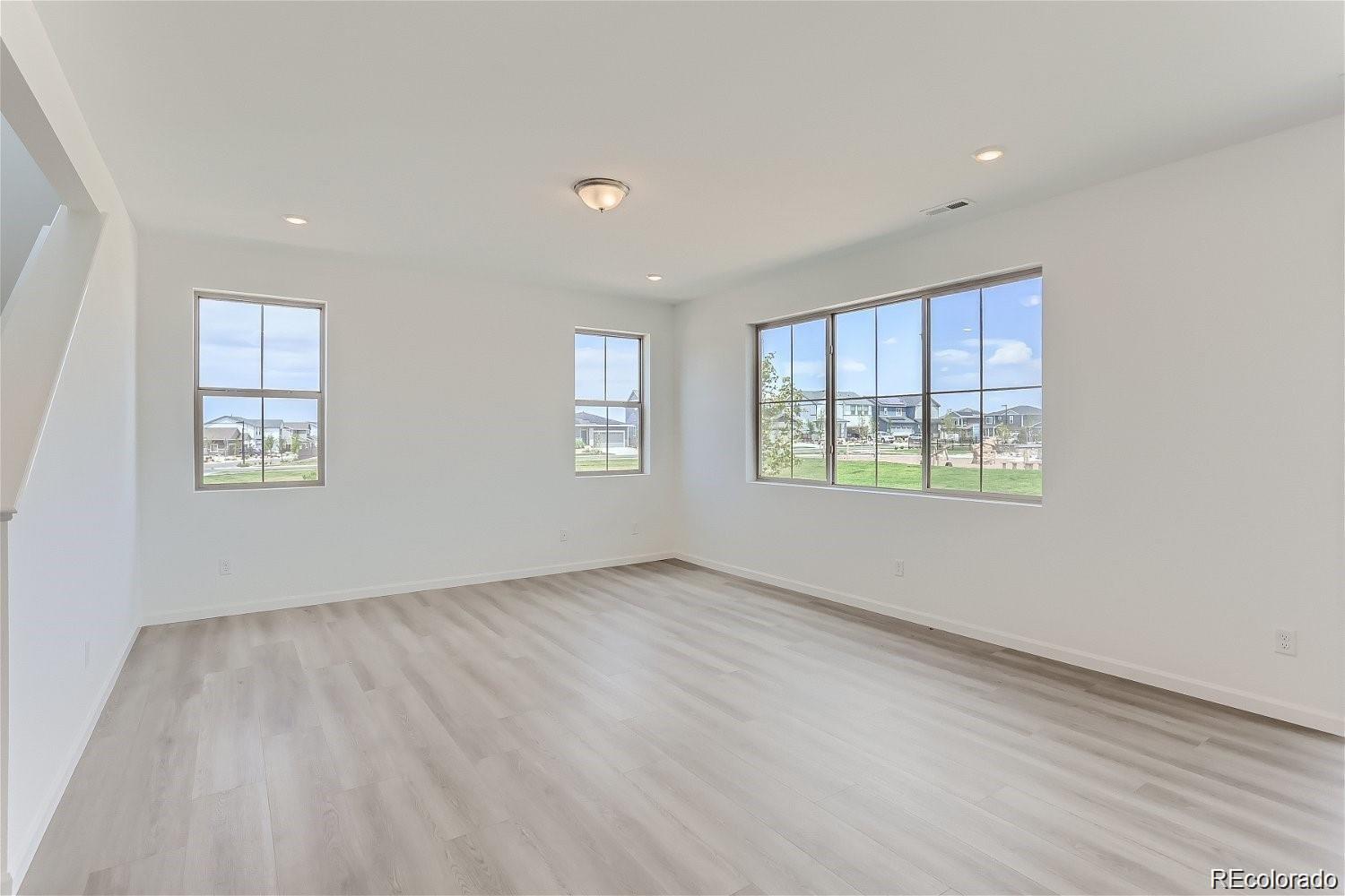 170 S Vandriver Way Aurora CO 80018