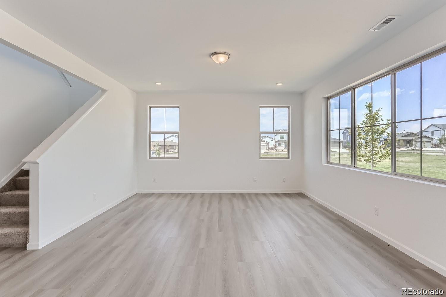 170 S Vandriver Way Aurora CO 80018