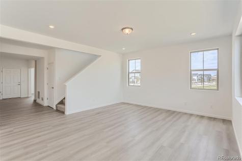170 S Vandriver Way Aurora CO 80018