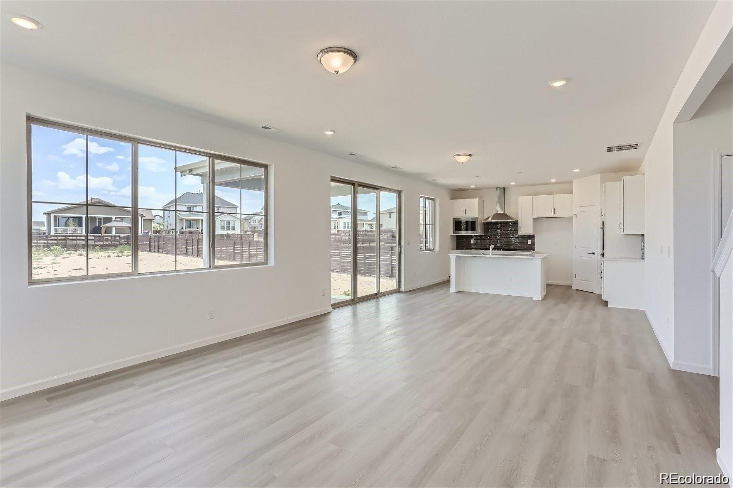 170 S Vandriver Way Aurora CO 80018
