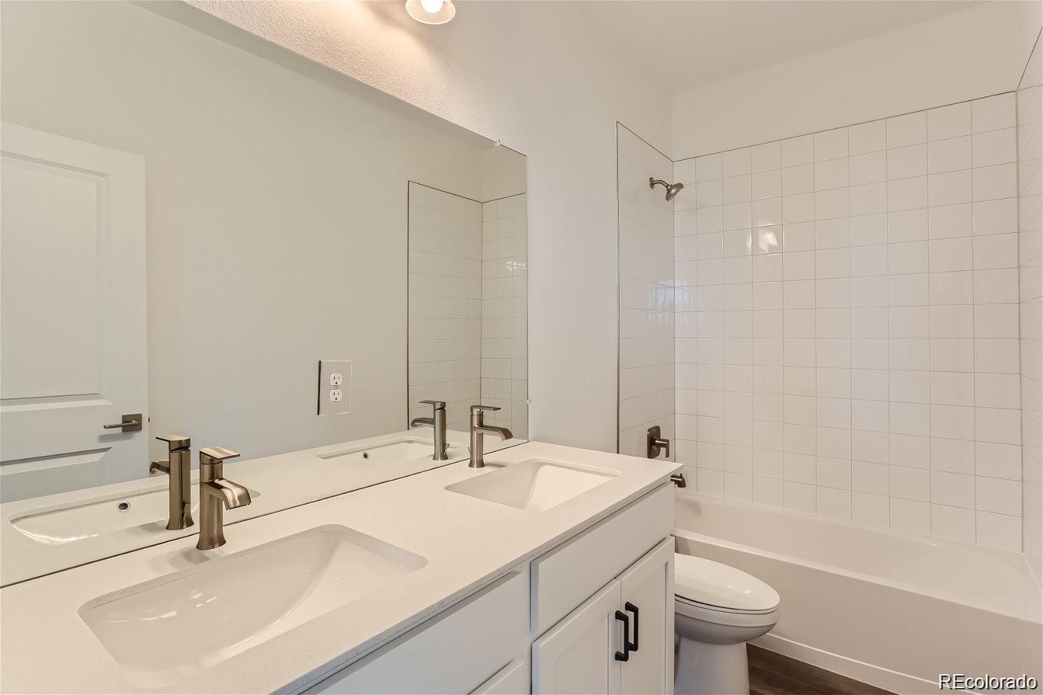 170 S Vandriver Way Aurora CO 80018
