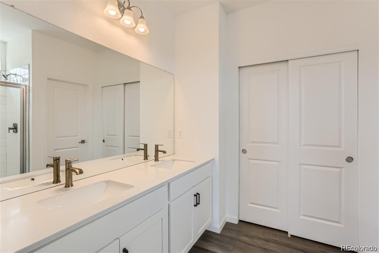 170 S Vandriver Way Aurora CO 80018