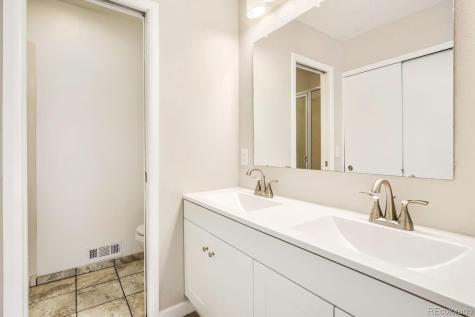 11962 E Maple Avenue Aurora CO 80012
