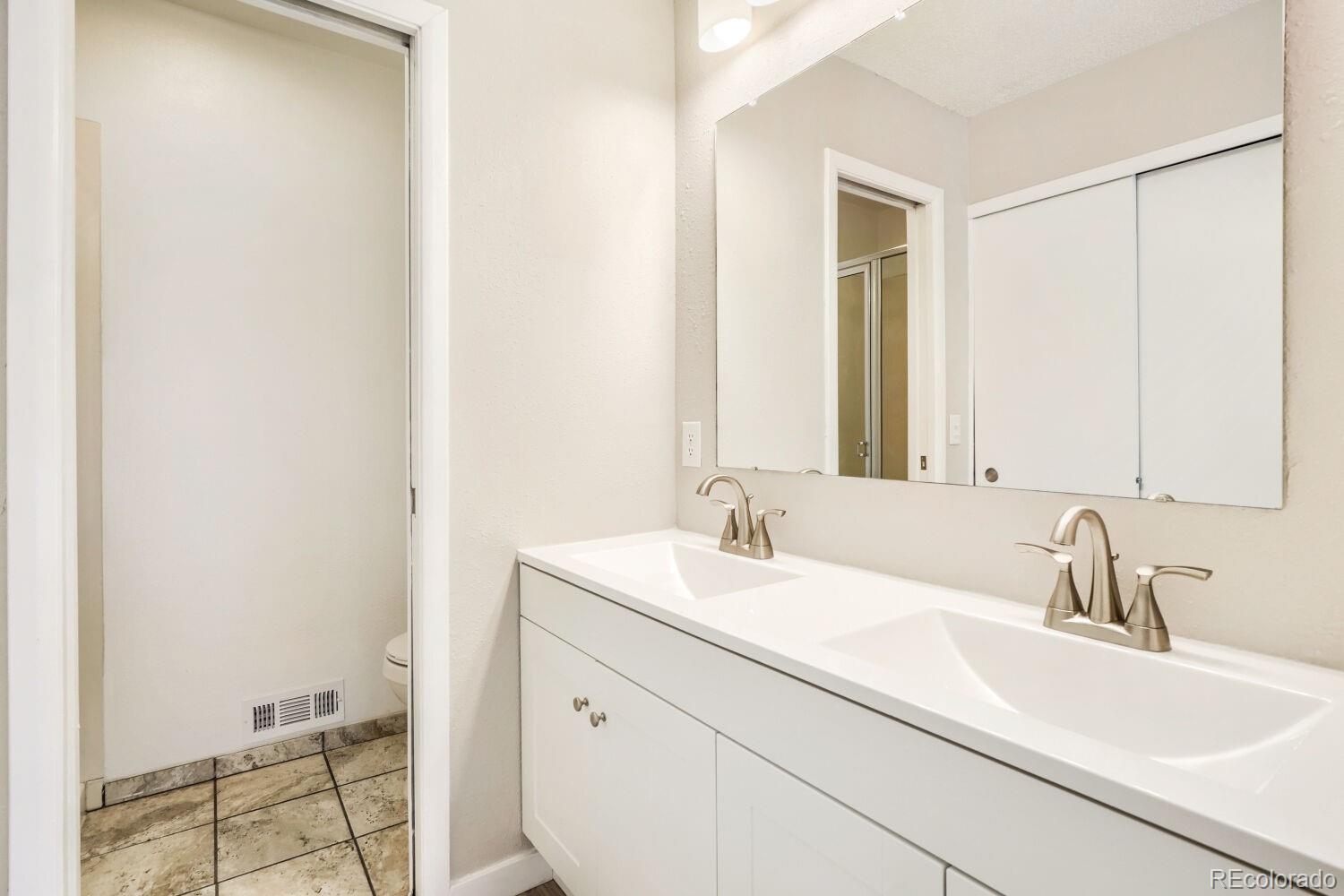 11962 E Maple Avenue Aurora CO 80012