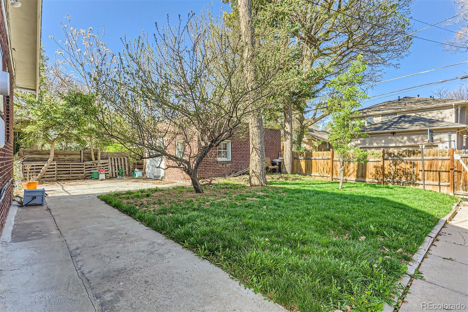 2265 N Ivy Street Denver CO 80207