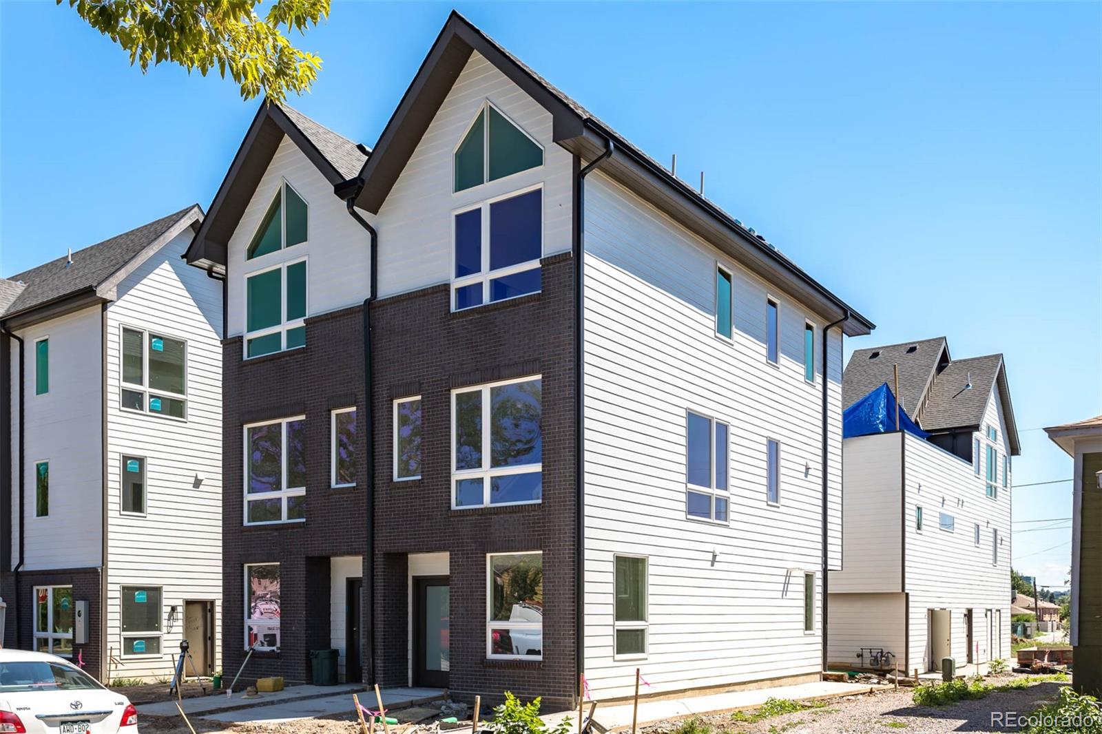 Lakewood CO, 5268 W 16th Street