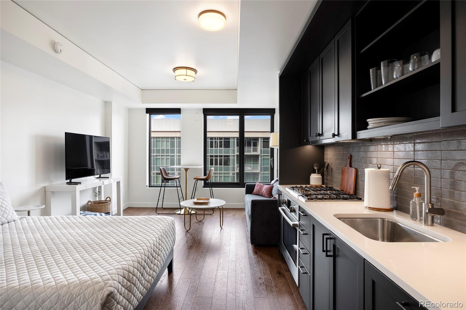 Denver CO, 1750 Wewatta Street, Unit 1305