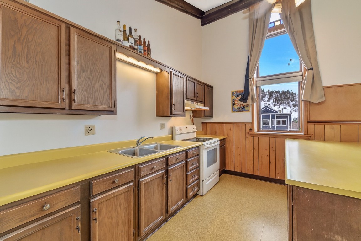 928 Lincoln Avenue Steamboat Springs CO 80487