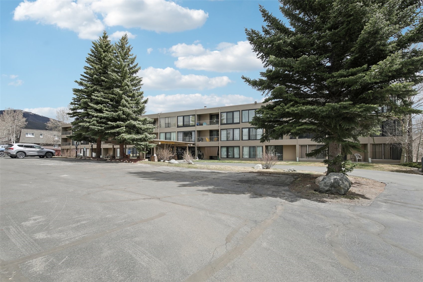 220 E La Bonte Street Dillon CO 80435
