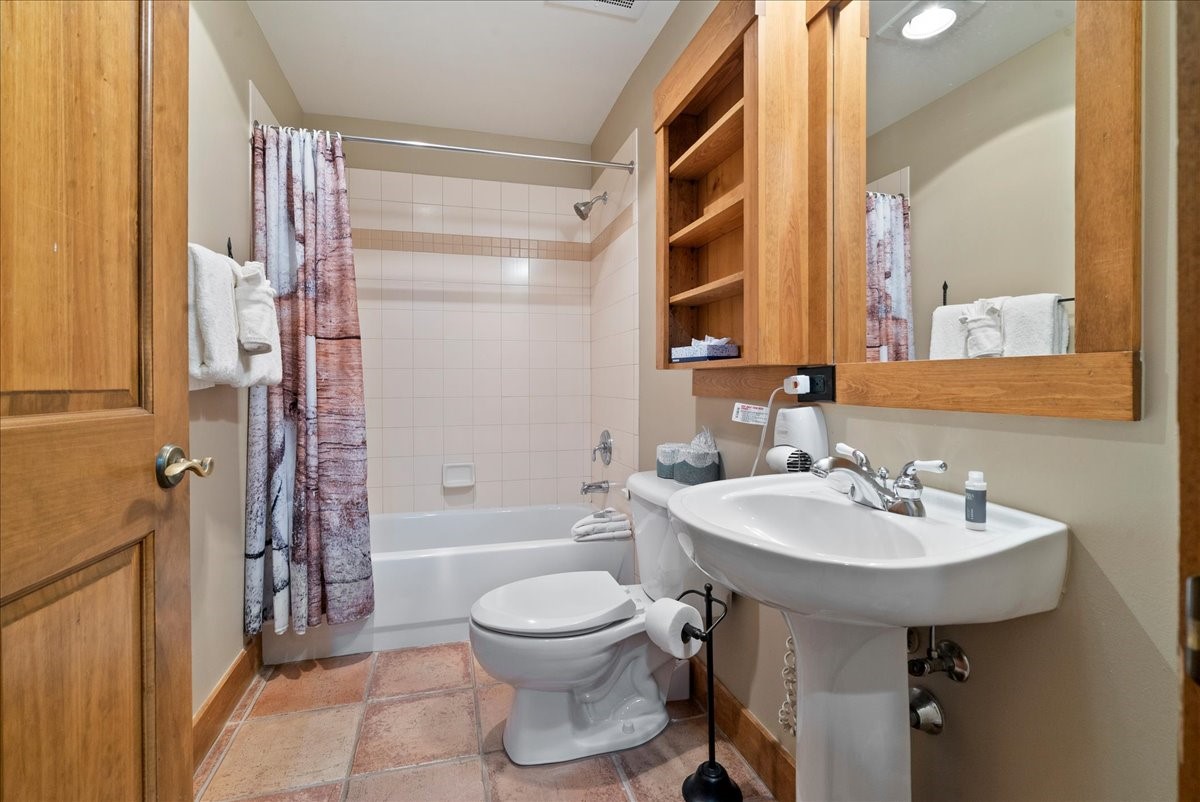 53 Hunki Dori Court Keystone CO 80435