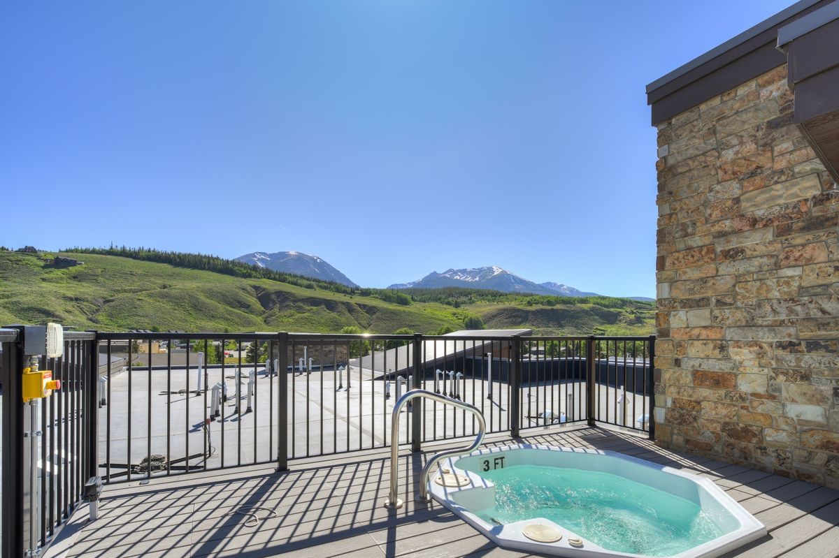 37 W 4th Street Silverthorne CO 80498