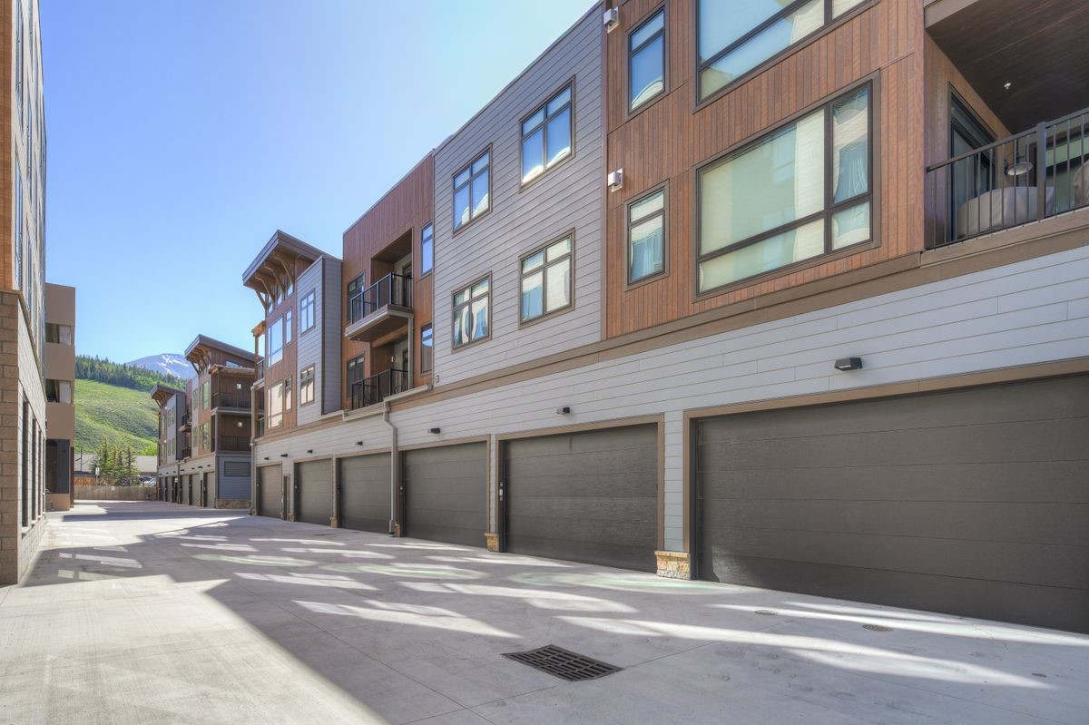 37 W 4th Street Silverthorne CO 80498