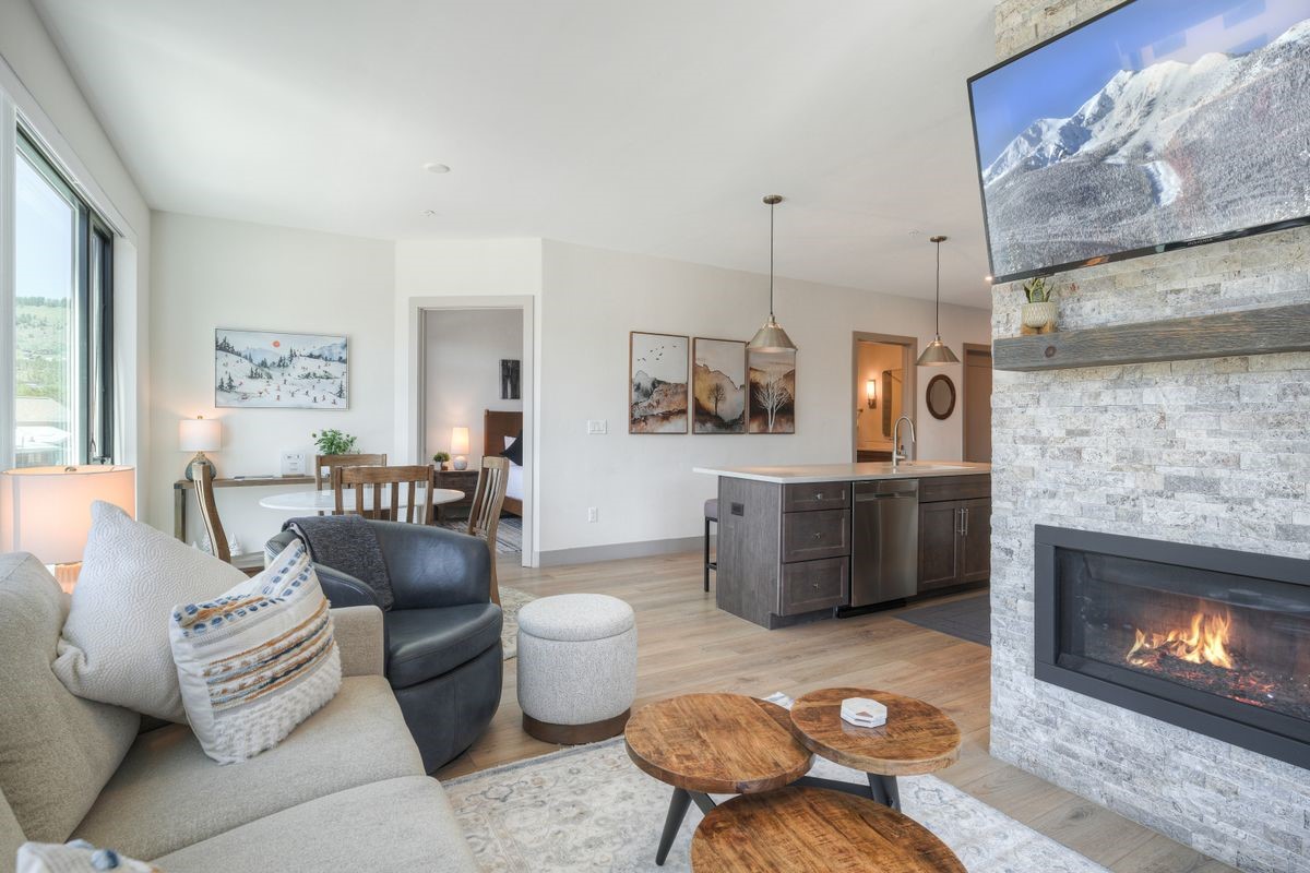 37 W 4th Street Silverthorne CO 80498