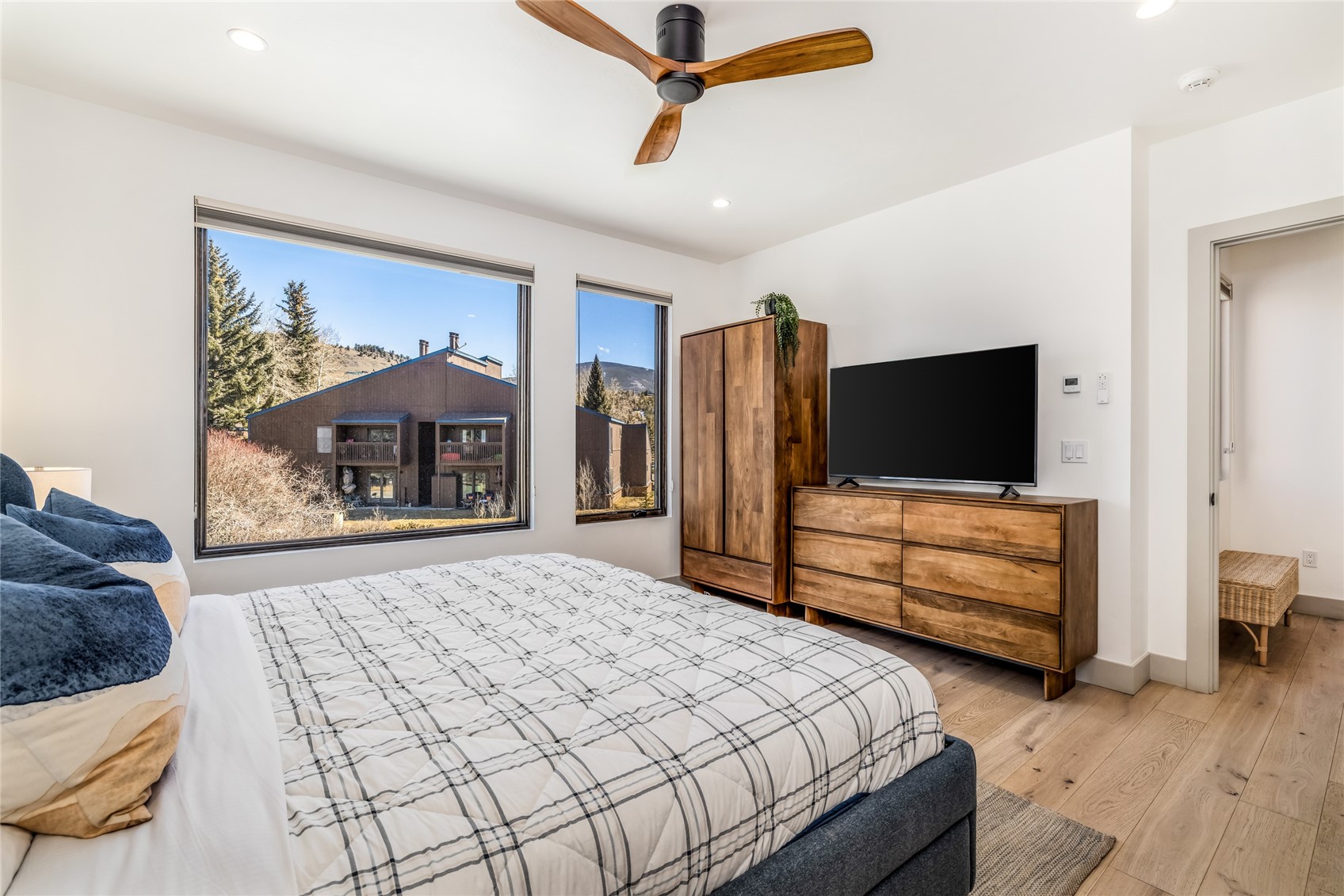 557 Center Circle Silverthorne CO 80498