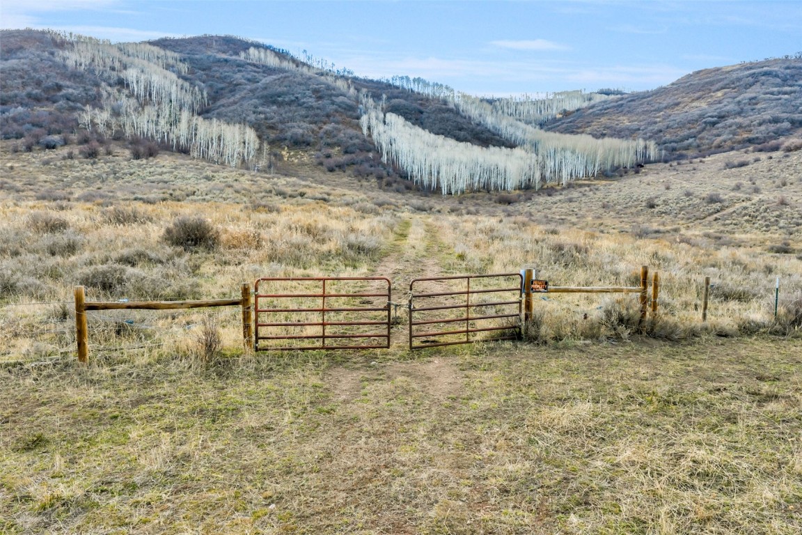 29250 Lakeside Lane Oak Creek CO 80467