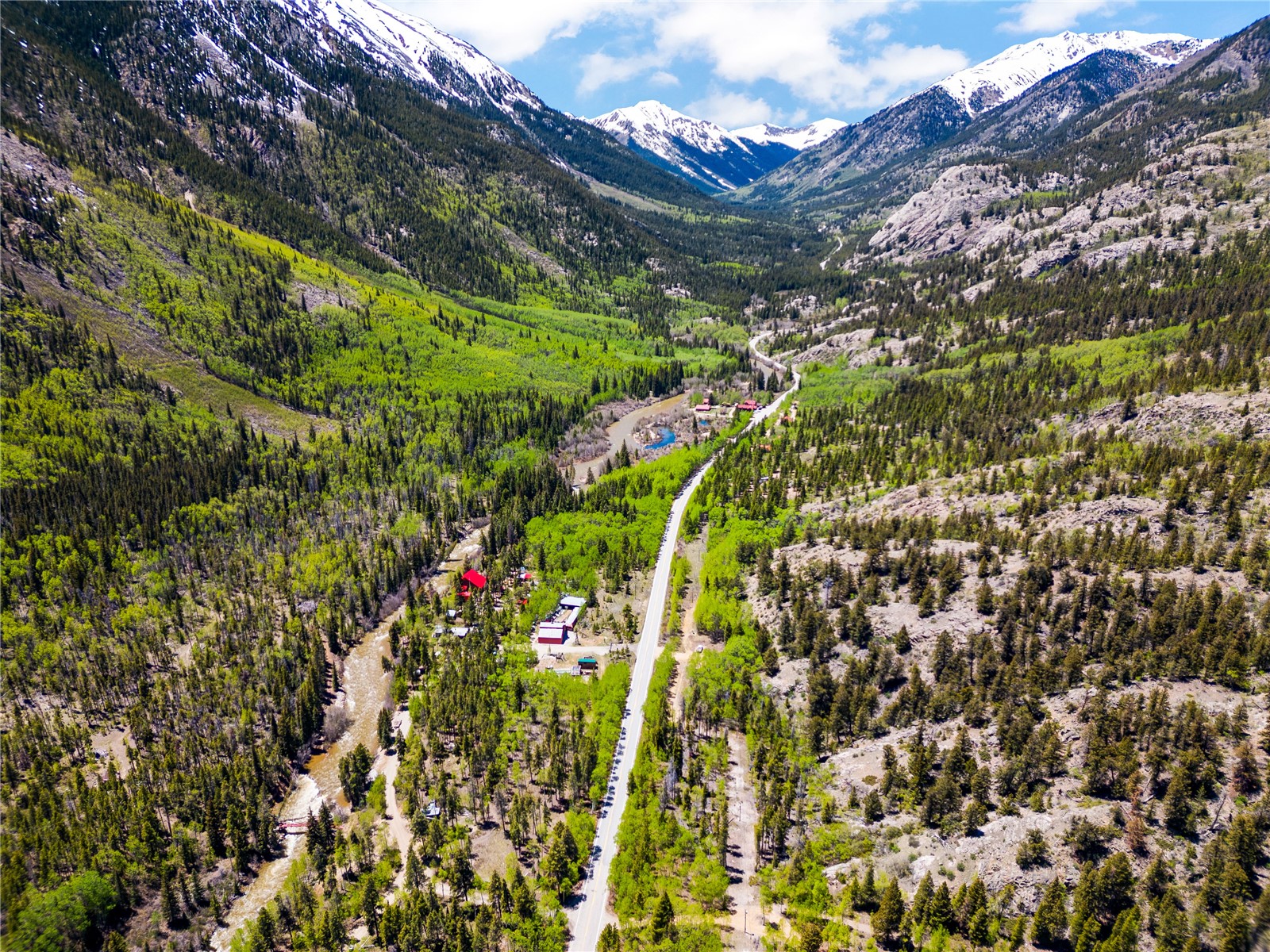 10575 Co-82 Twin Lakes CO 81251