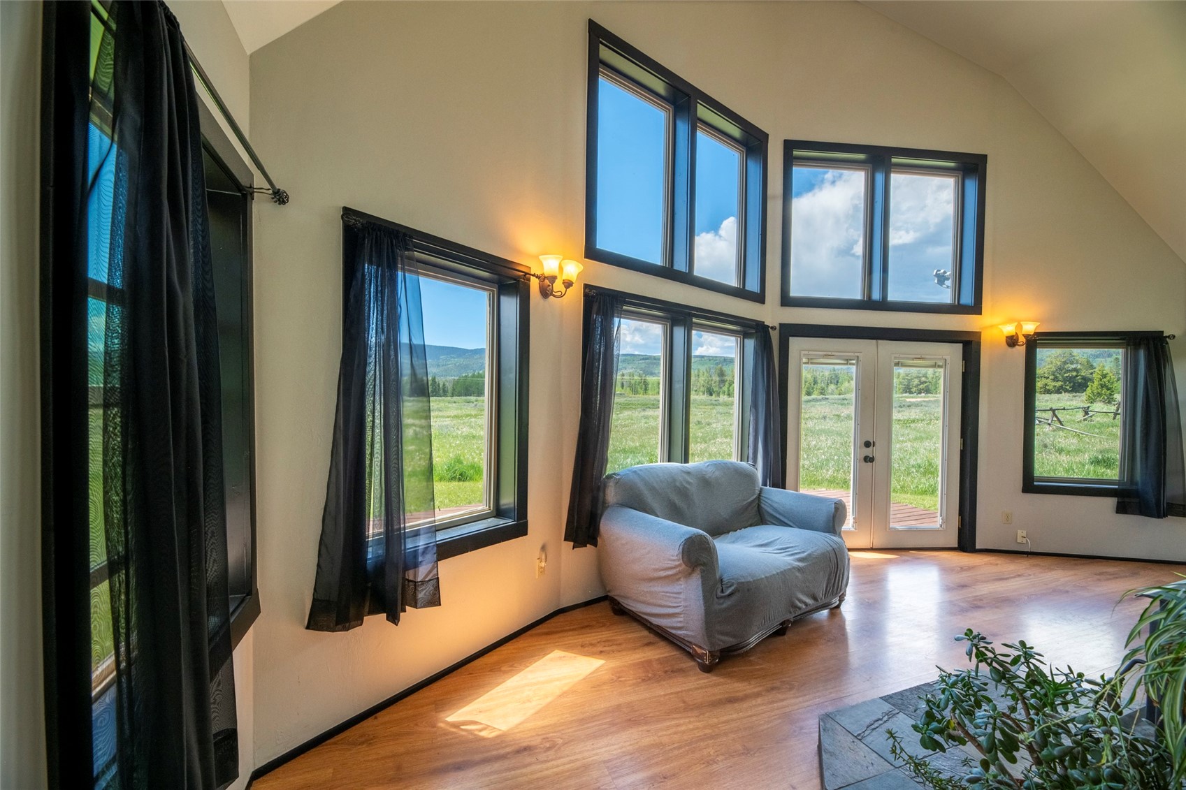 21109 Yuma Way Oak Creek CO 80467