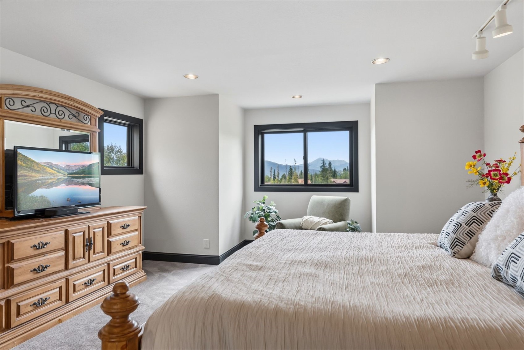 31 Shooting Star Way Silverthorne CO 80498