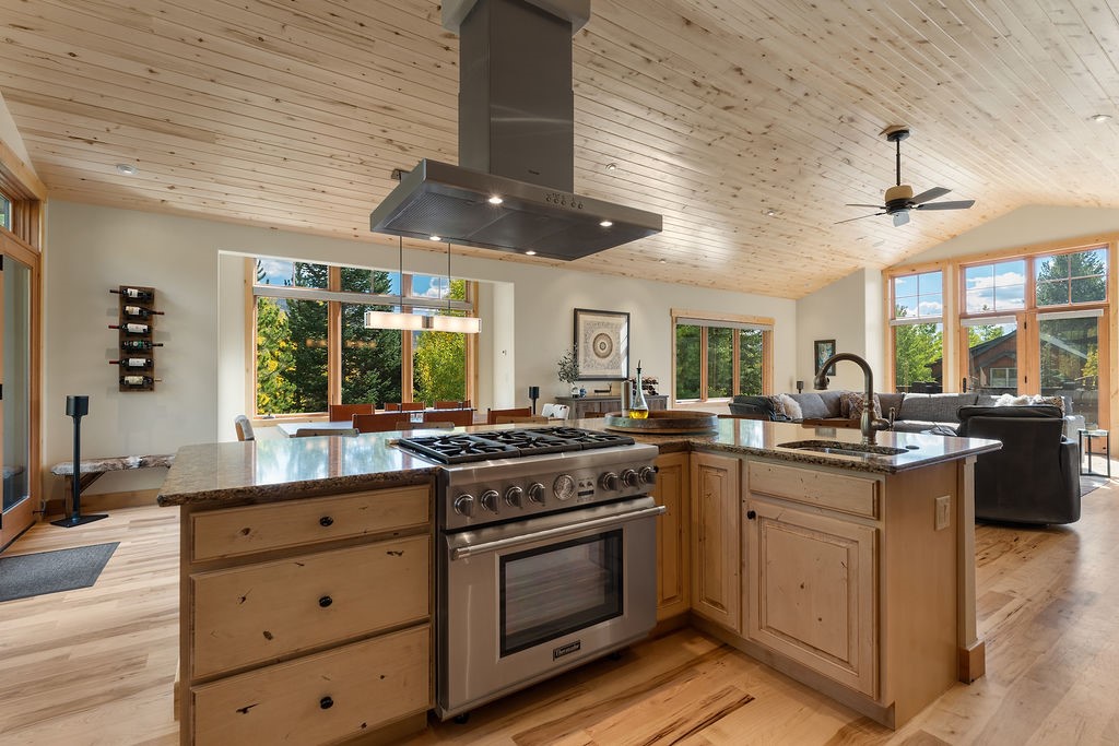 704 Willowbrook Road Silverthorne CO 80498