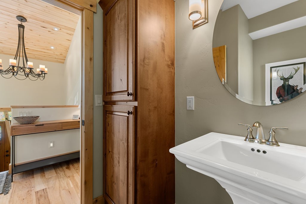 704 Willowbrook Road Silverthorne CO 80498