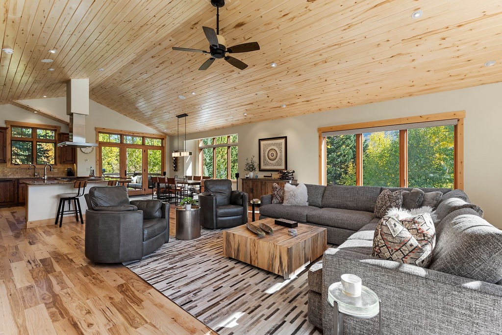 704 Willowbrook Road Silverthorne CO 80498