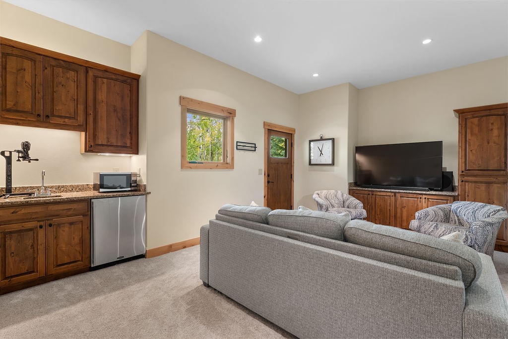 704 Willowbrook Road Silverthorne CO 80498