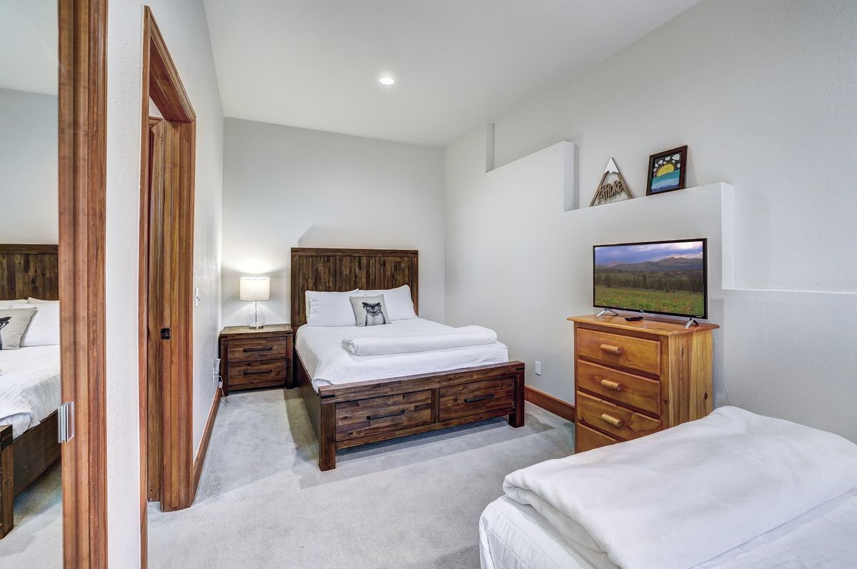 1095 Quartzville Road Alma CO 80440